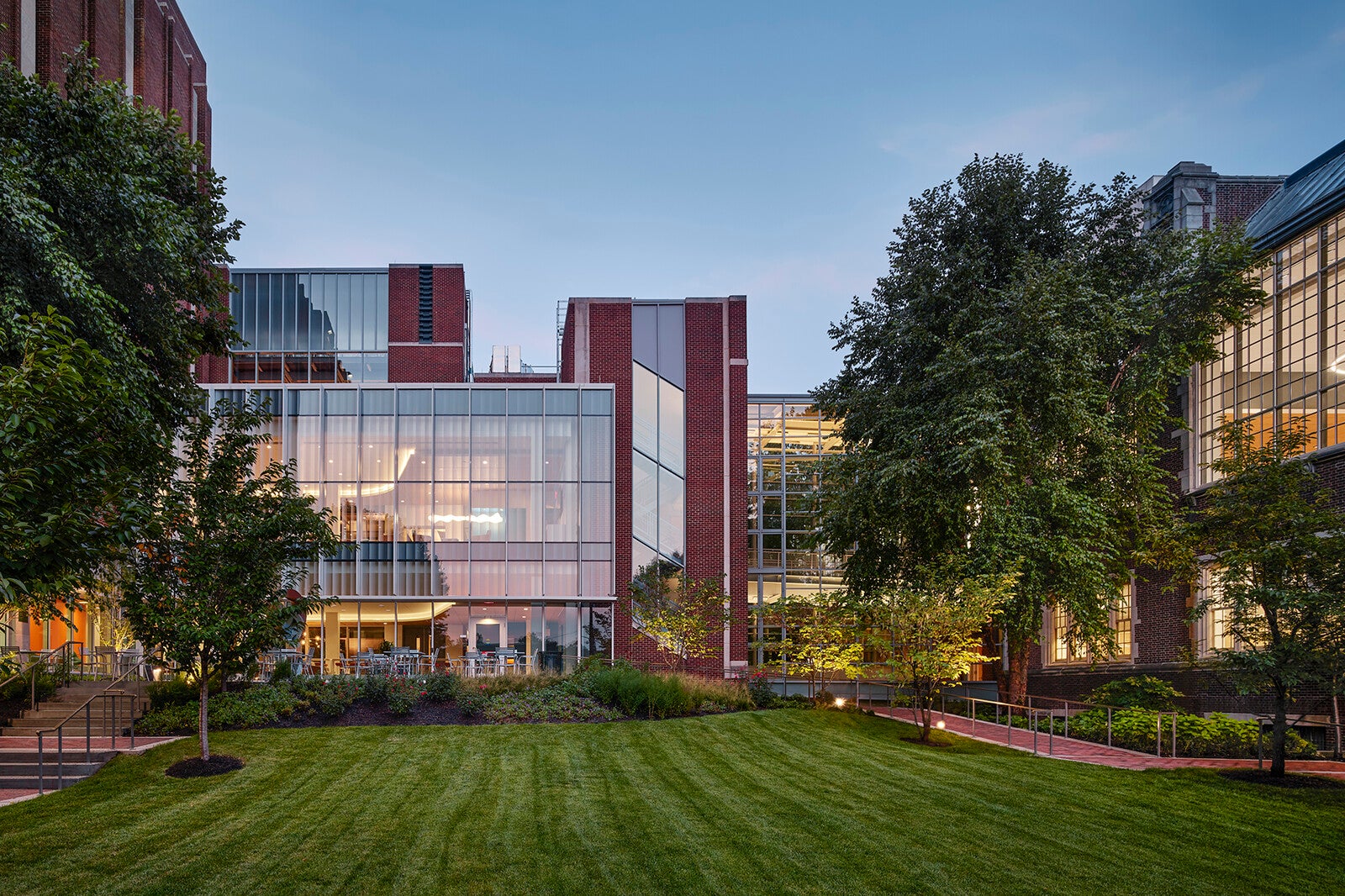 penn dental school courtyard