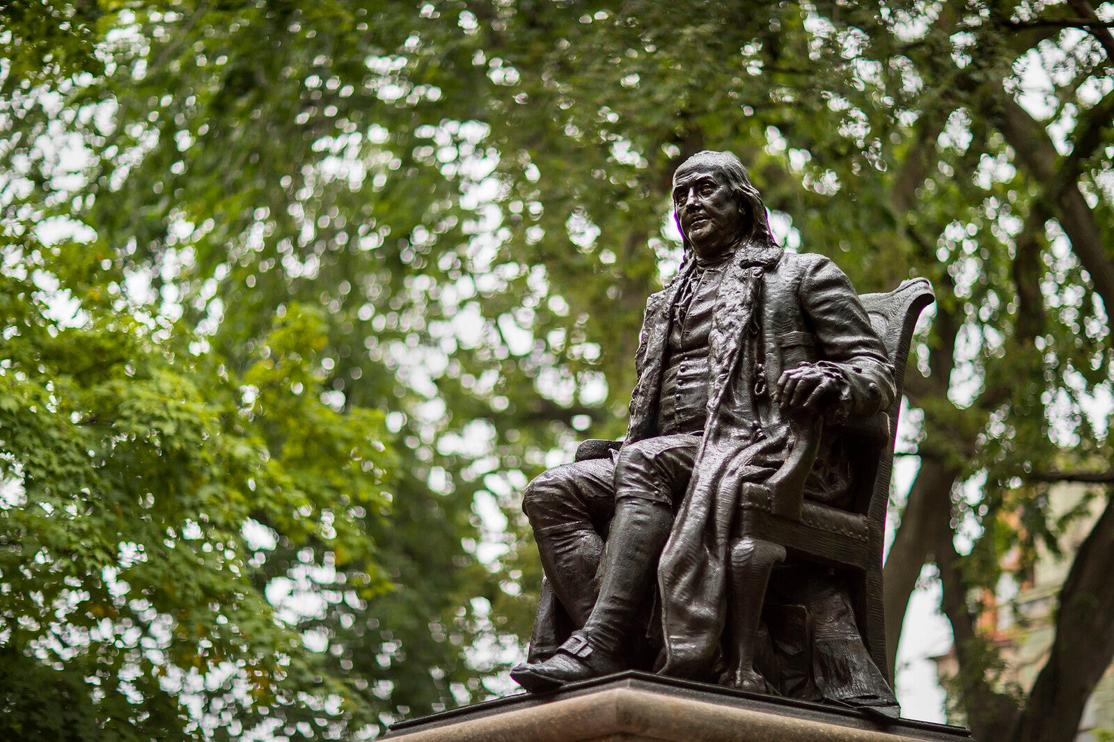 ben franklin statue on college green