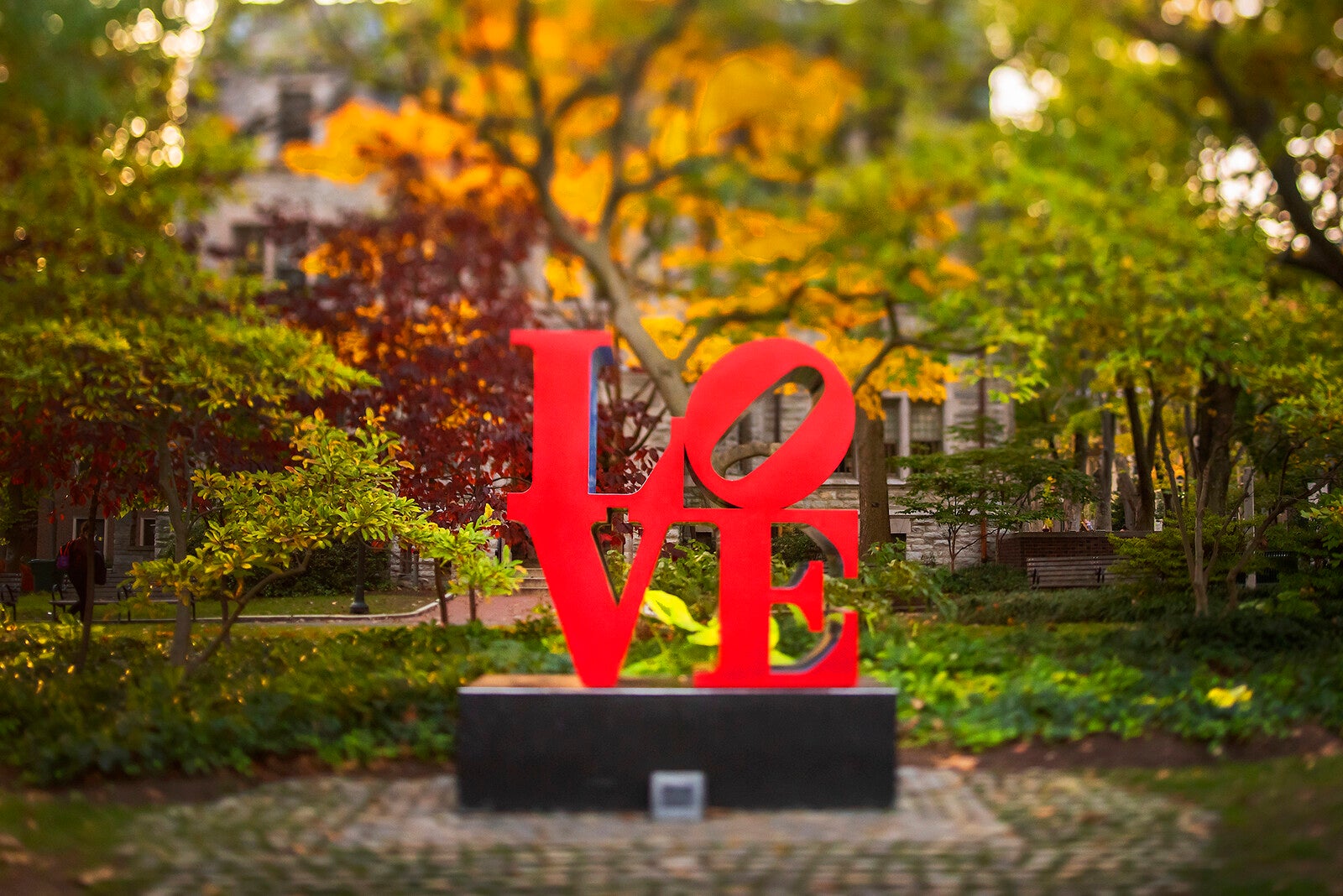 love statue