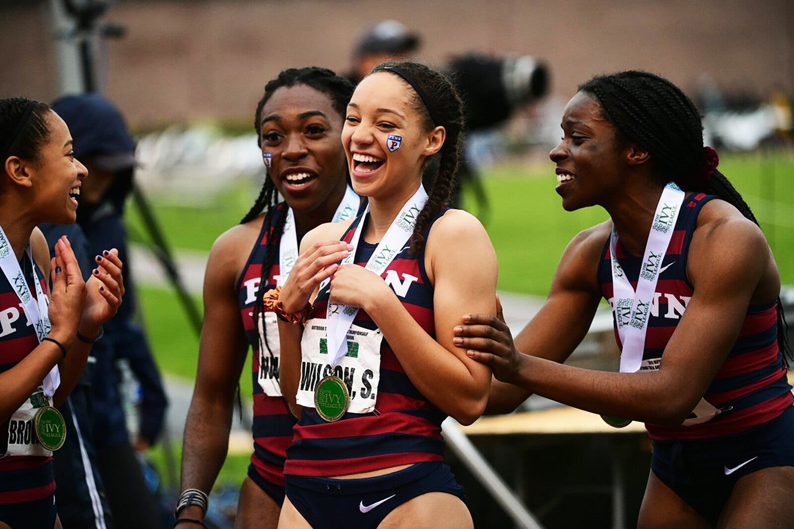 skyla wilson celebrating with teammates