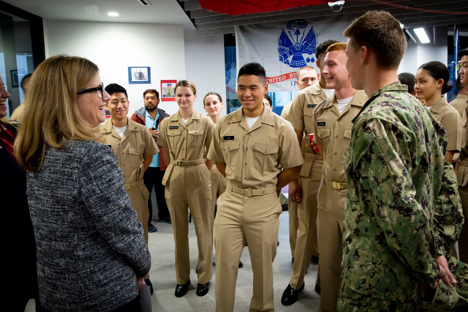 penn president liz magill with veterans an military members