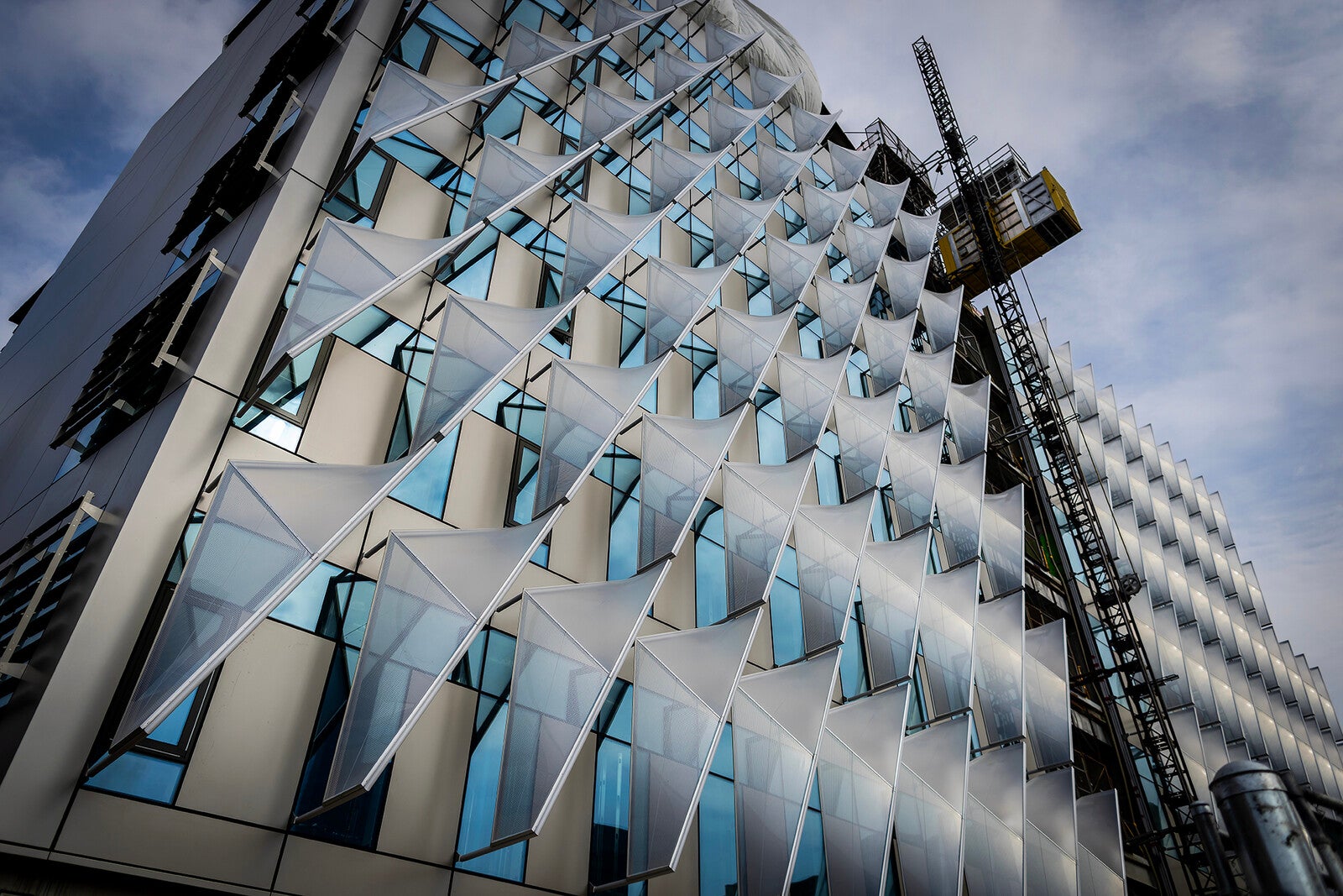 exterior screen on vagelos building